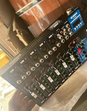 Yamaha 7 Channel Mixer
