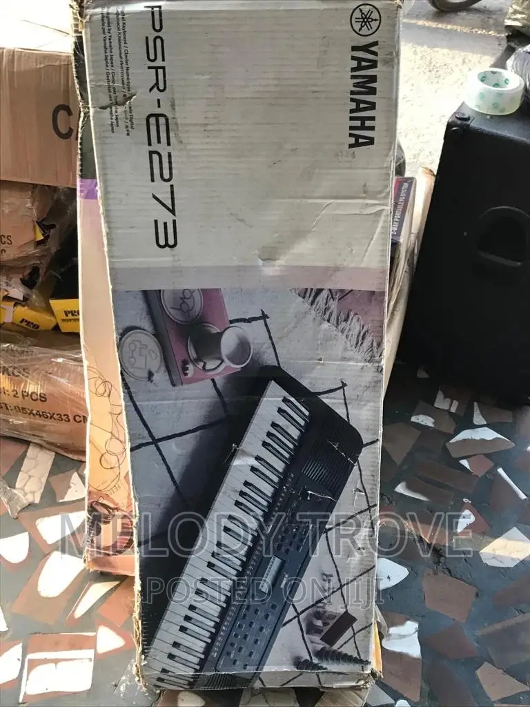 Yamaha PSR E-273 Keyboard