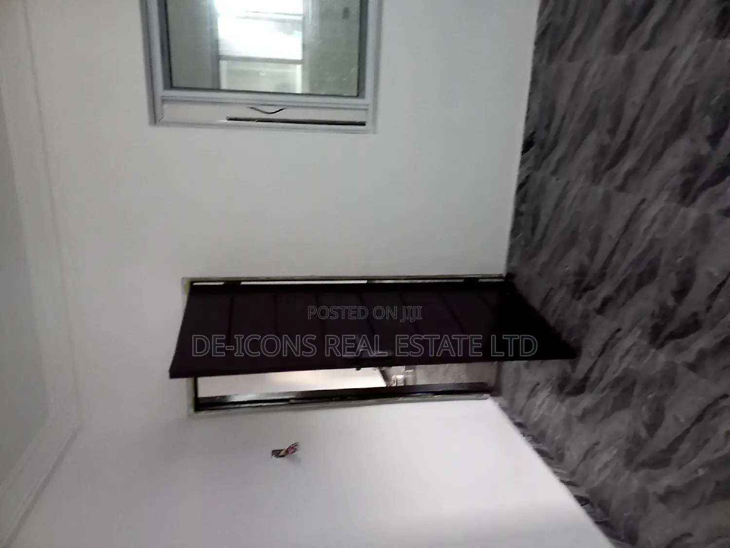 2bdrm Duplex in De-Icons Real Estate, Awutu Senya East Municipal