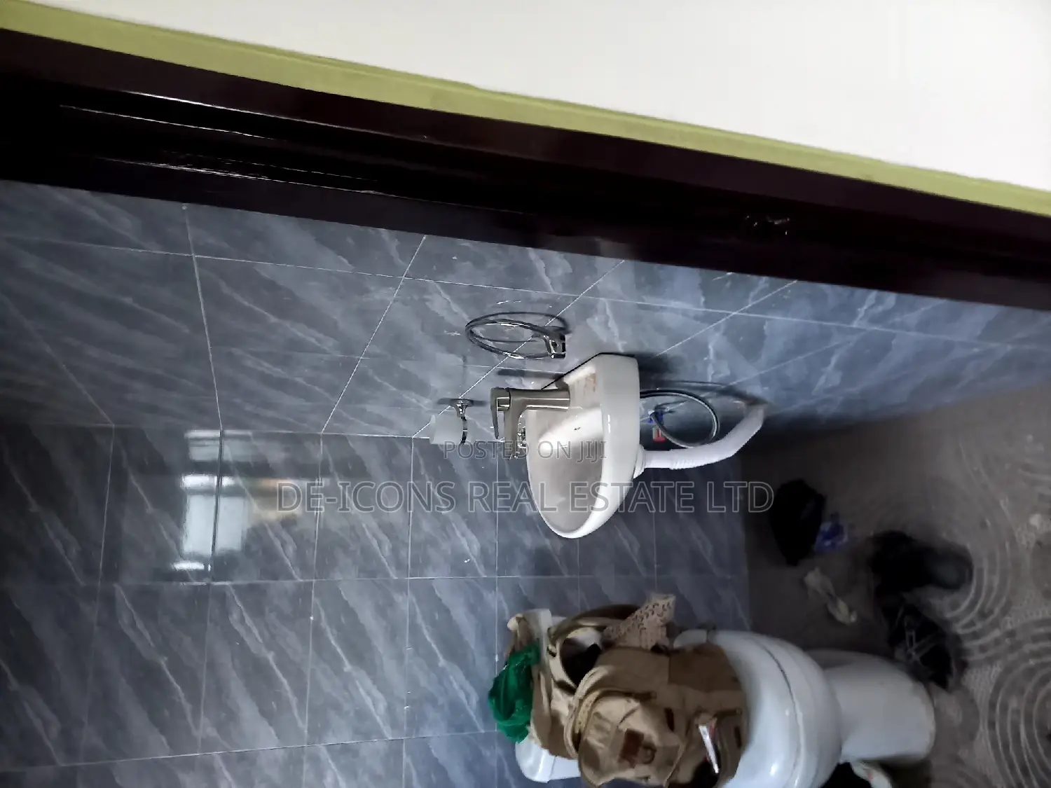 2bdrm Duplex in De-Icons Real Estate, Awutu Senya East Municipal