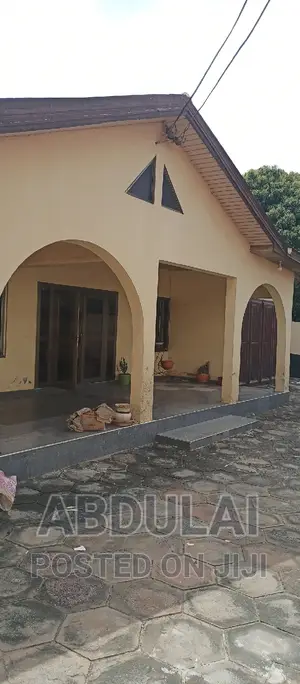 4 Bedroom House Sawmill Road Side Dome Pillar 2