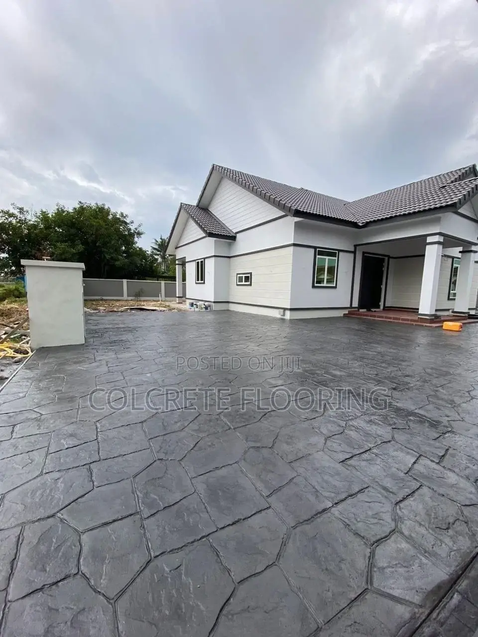 Polygonal Stones Stamped Concrete