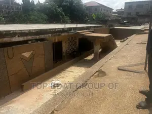 Furnished 10bdrm House in Airport Roundabout, Kumasi Metropolitan