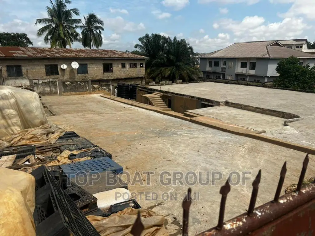 Furnished 10bdrm House in Airport Roundabout, Kumasi Metropolitan