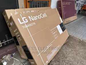 Classic Sleek Design Black LG UHD Smart 70”Nano81 Tv 