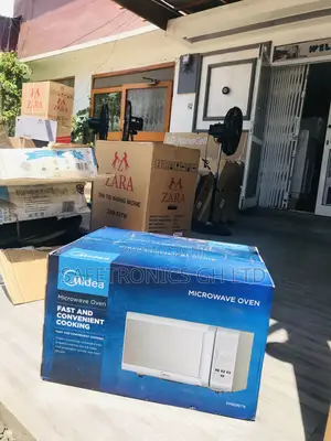 Countertop Electric EM928ETB 28 Liters Microwave Midea 