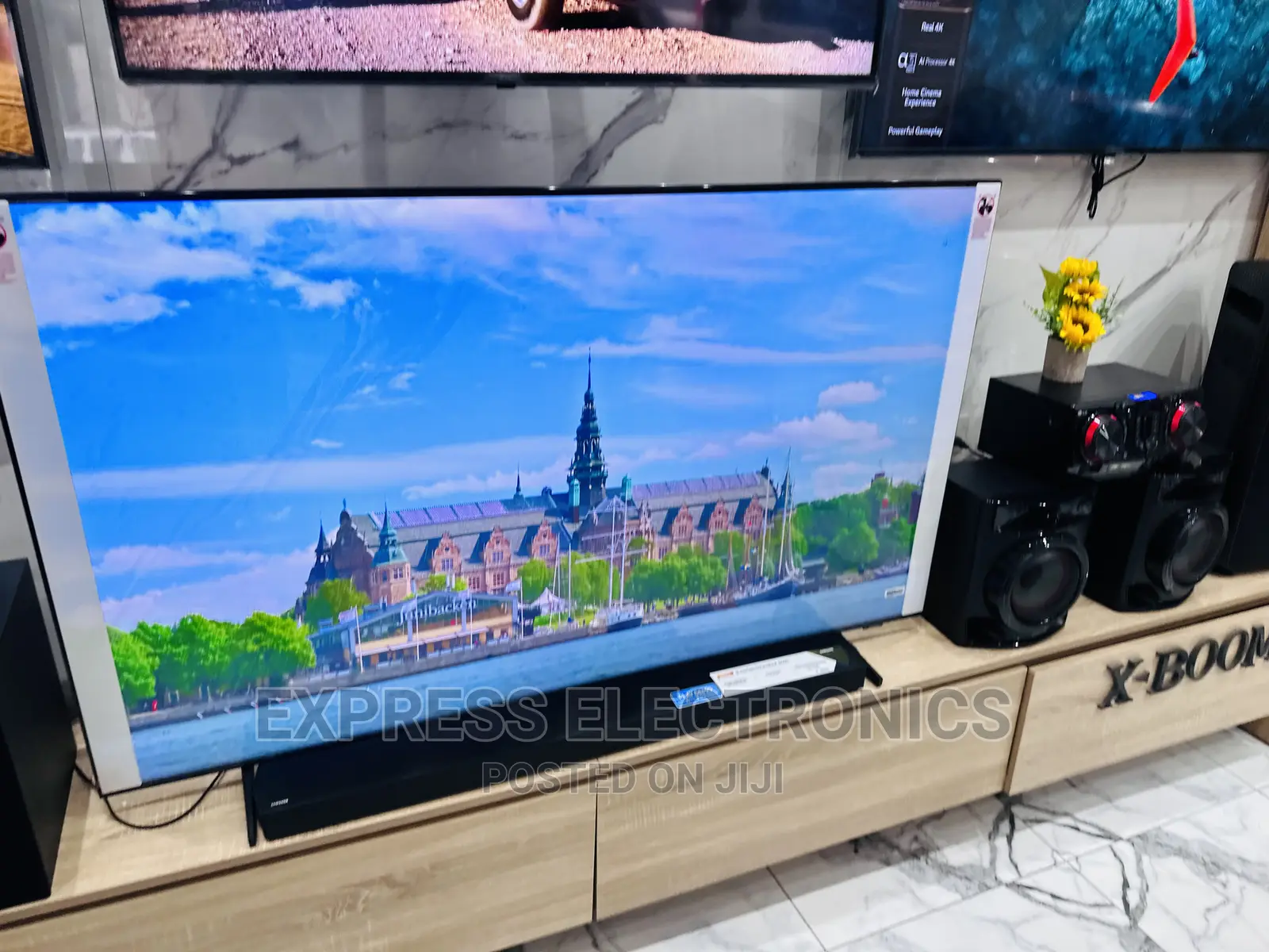 Classy Sleek Samsung 65”Bu8000 UHD Smart Tv 