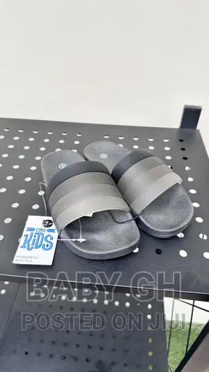 Boys Black Sliders