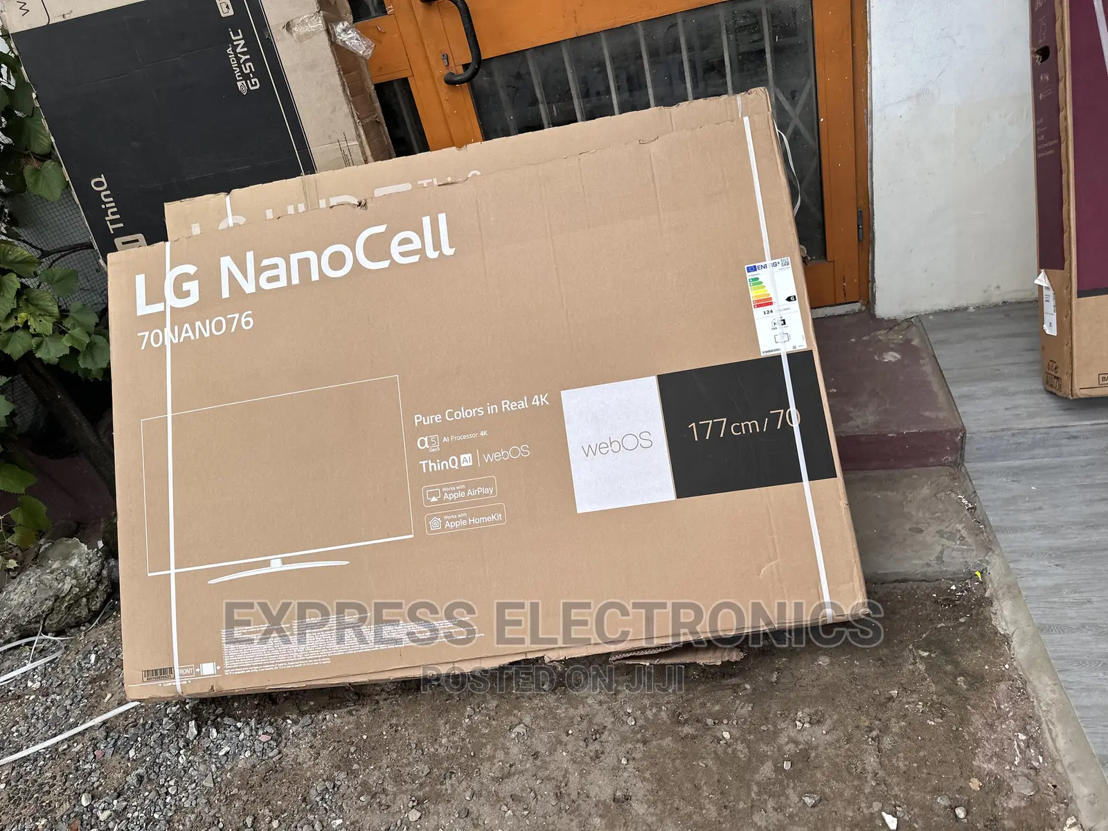 Get Lost in Your Show With 70”Nano81 UHD Smart Lg Tv
