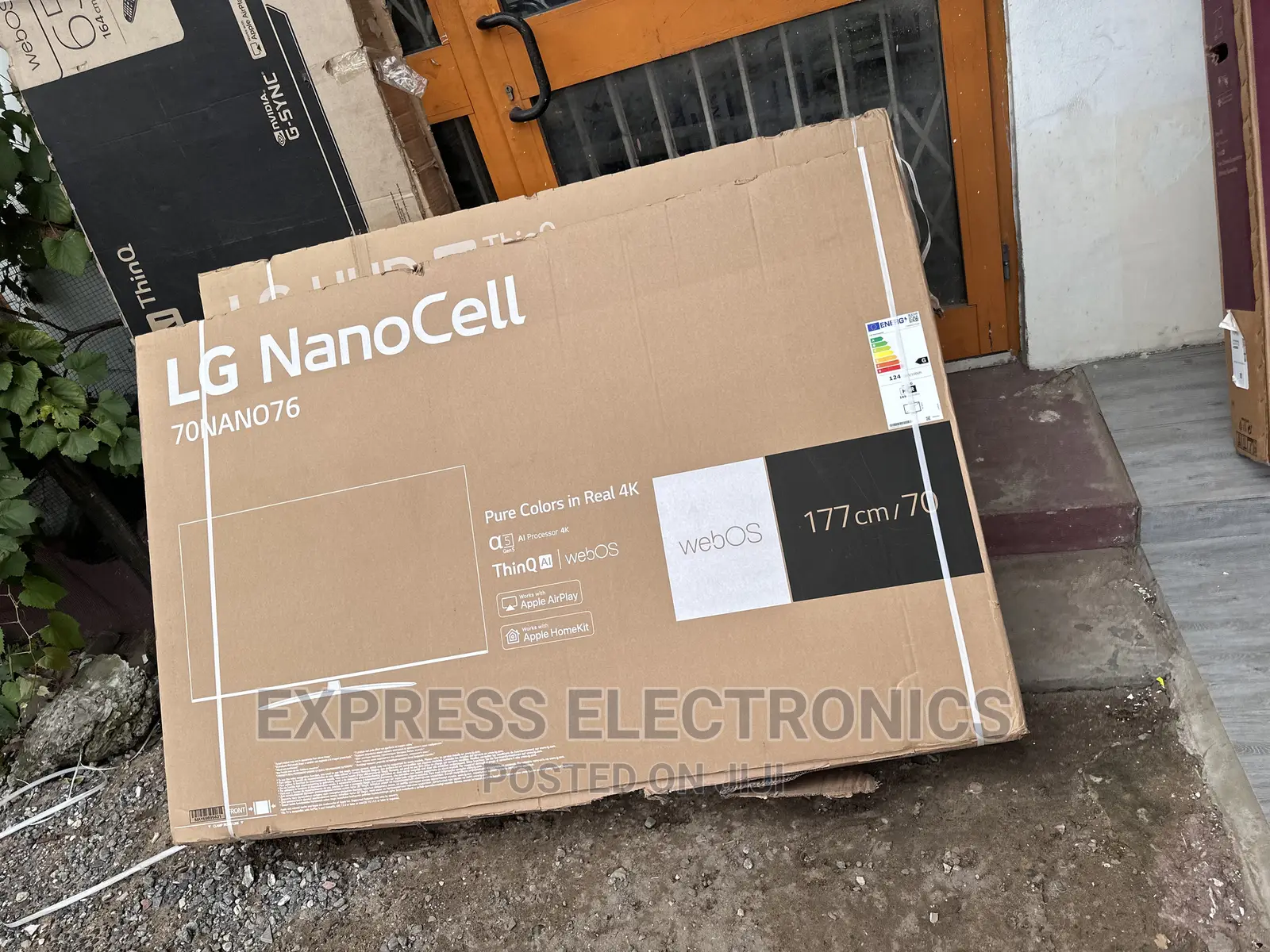 Get Lost in Your Show With 70”Nano81 UHD Smart Lg Tv