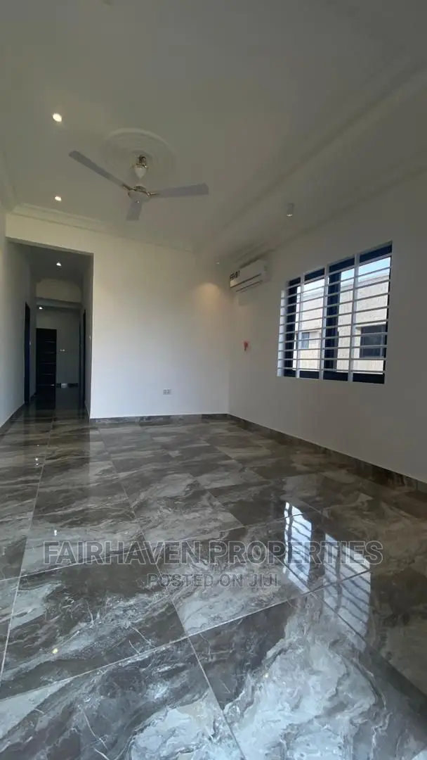 2bdrm Apartment in Atomic, Madina for rent
