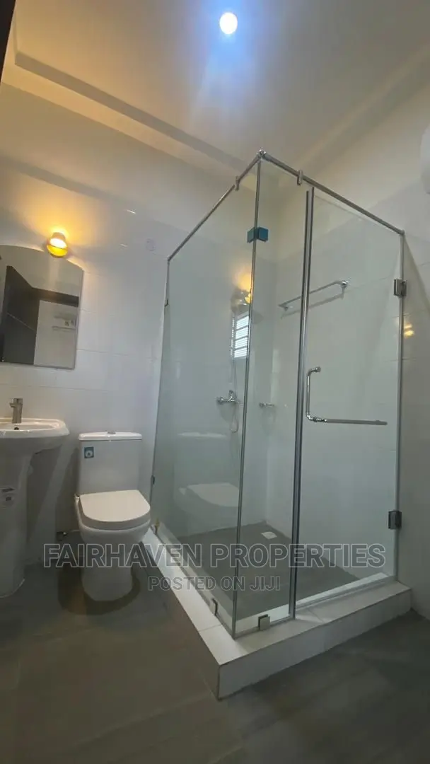 2bdrm Apartment in Atomic, Madina for rent