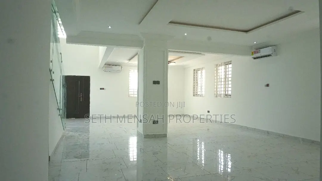 4bdrm House in Skm, Adjiriganor for sale