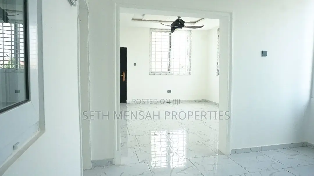 4bdrm House in Skm, Adjiriganor for sale