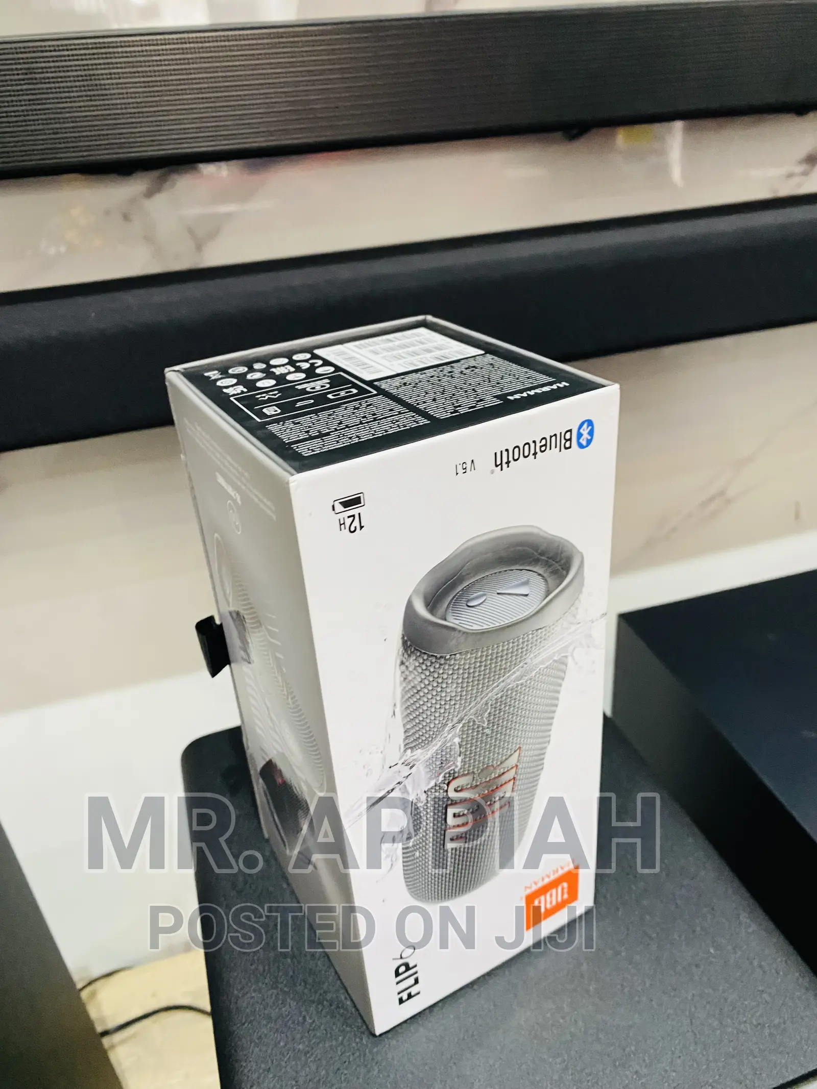 Fast,Reliable and Affordable JBL Waterproof Speaker(Gray) 