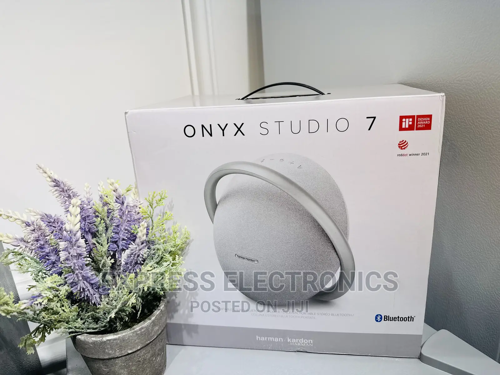Unparalleled Sound Effects Onyx 7 Bluetooth Speaker