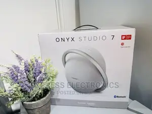 Unparalleled Sound Effects Onyx 7 Bluetooth Speaker
