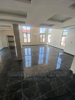 5bdrm House in Adjiriganor for sale