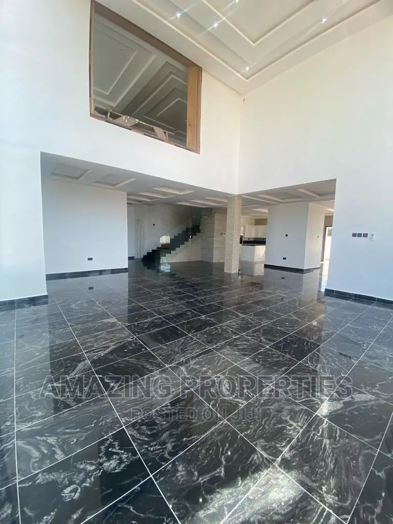5bdrm House in Adjiriganor for sale