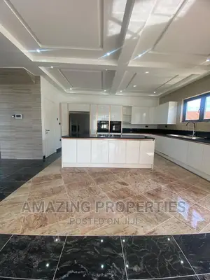 5bdrm House in Adjiriganor for sale