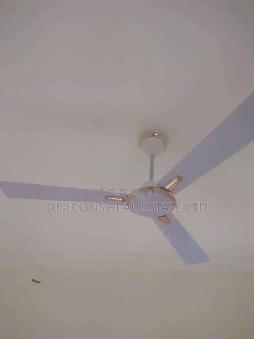 3bdrm House in De-Icons Real Estate, Awutu Senya East Municipal