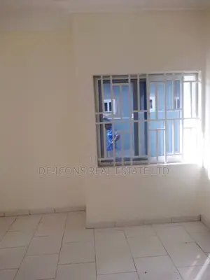 3bdrm House in De-Icons Real Estate, Awutu Senya East Municipal