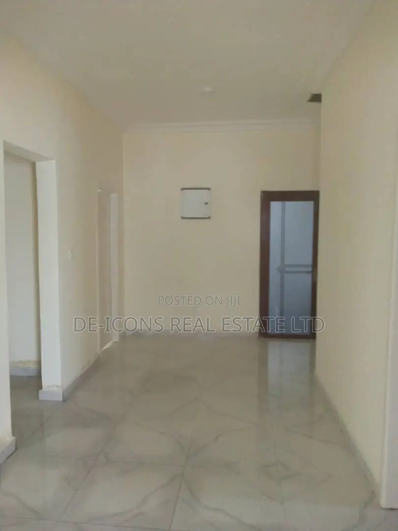 3bdrm House in De-Icons Real Estate, Awutu Senya East Municipal