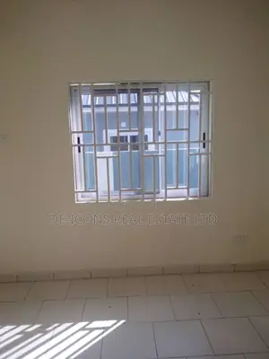 3bdrm House in De-Icons Real Estate, Awutu Senya East Municipal
