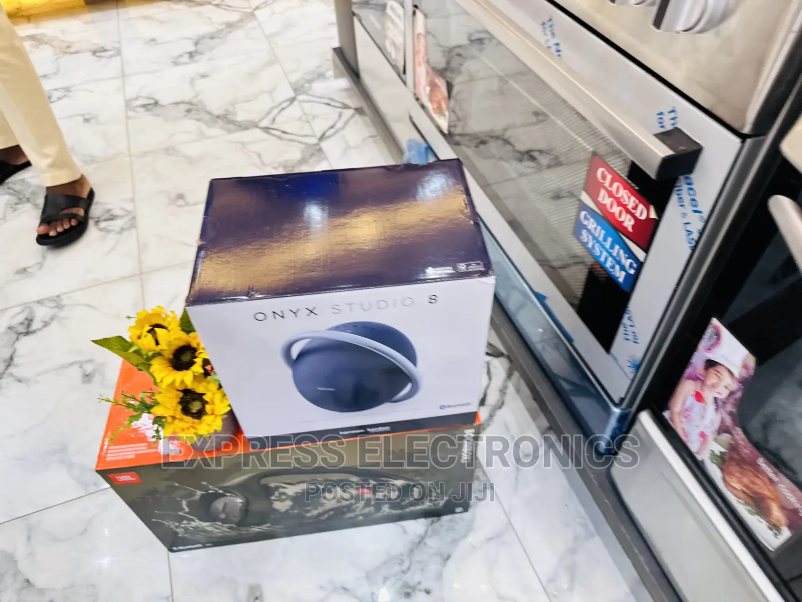Premium Materials Sleek Bluetooth Speaker Onyx 8