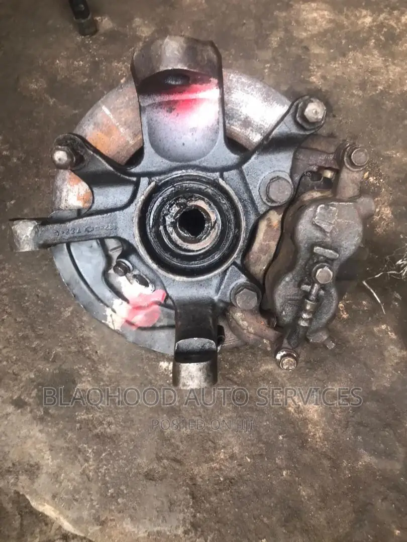 Nissan Hardbody Complete Front Hub