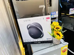 Sleek Durable Harman Kardon Bluetooth Speaker Onyx 7