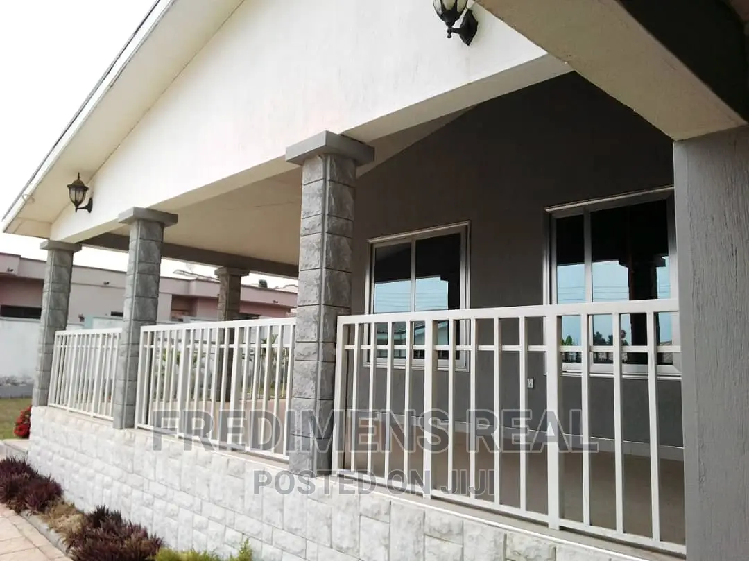 5bdrm House in Fredimens Real, Kumasi Metropolitan for sale