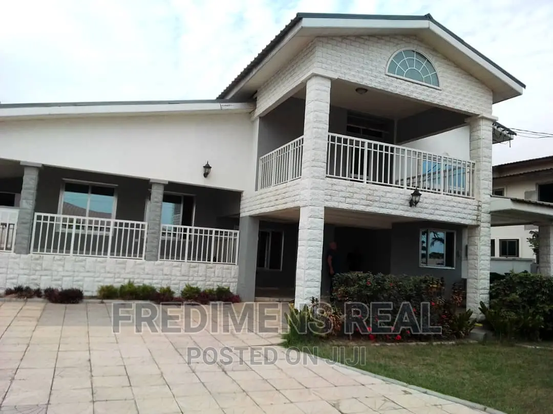 5bdrm House in Fredimens Real, Kumasi Metropolitan for sale
