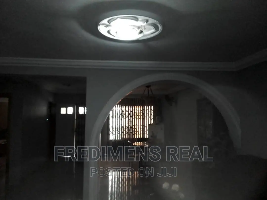 5bdrm House in Fredimens Real, Kumasi Metropolitan for sale
