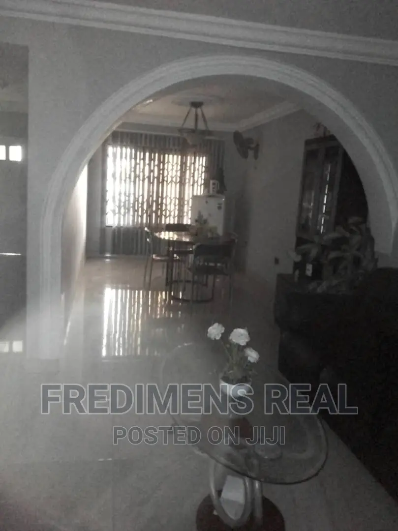 5bdrm House in Fredimens Real, Kumasi Metropolitan for sale