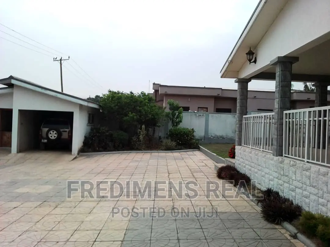 5bdrm House in Fredimens Real, Kumasi Metropolitan for sale