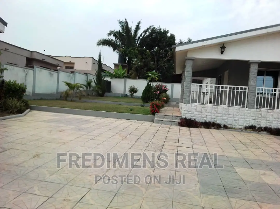 5bdrm House in Fredimens Real, Kumasi Metropolitan for sale
