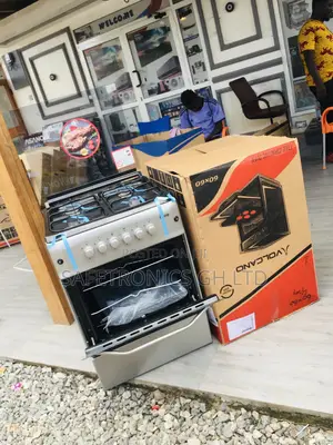 Great 4 Gas Burner Ferre 60x60 Oven With Grill Sliver