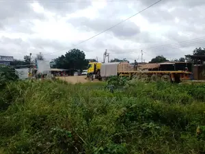 Plots for Sale at East Amrahia Close to New China Mall