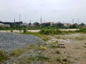 Plots for Sale at East Amrahia Close to New China Mall