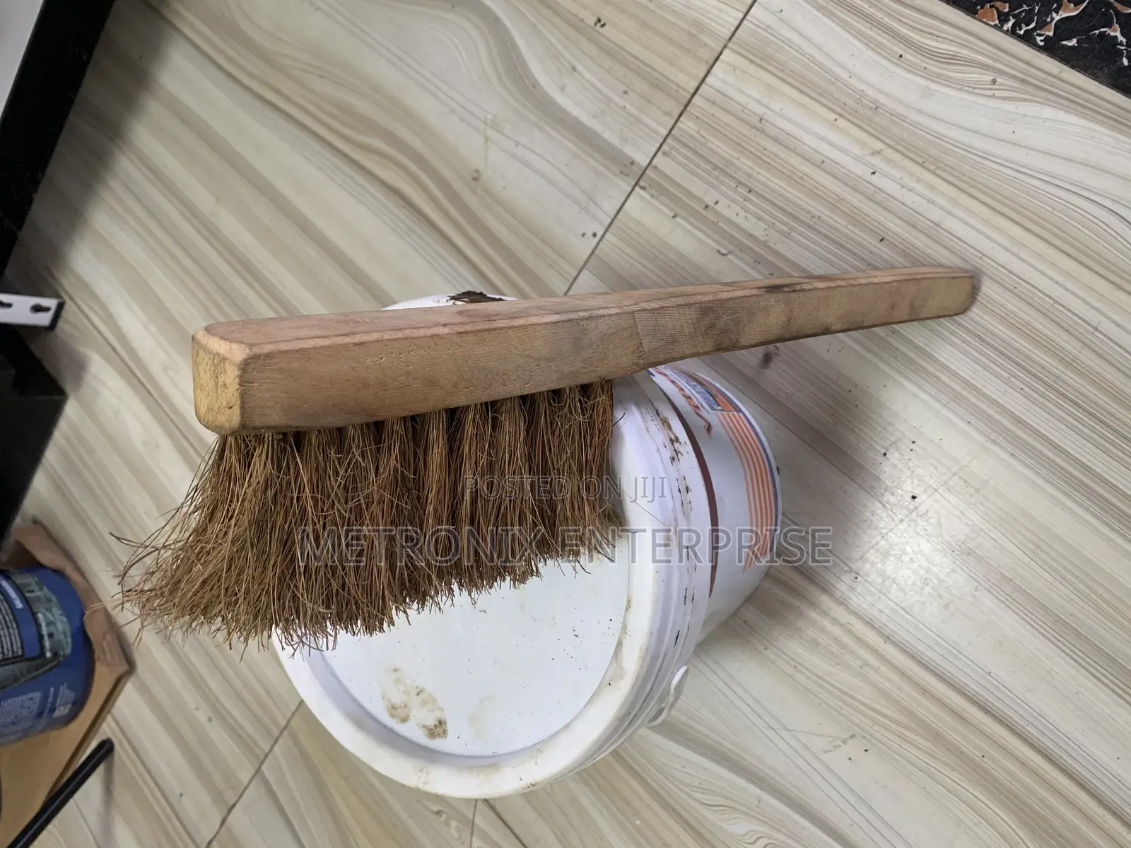Damproof Bitumen Brush