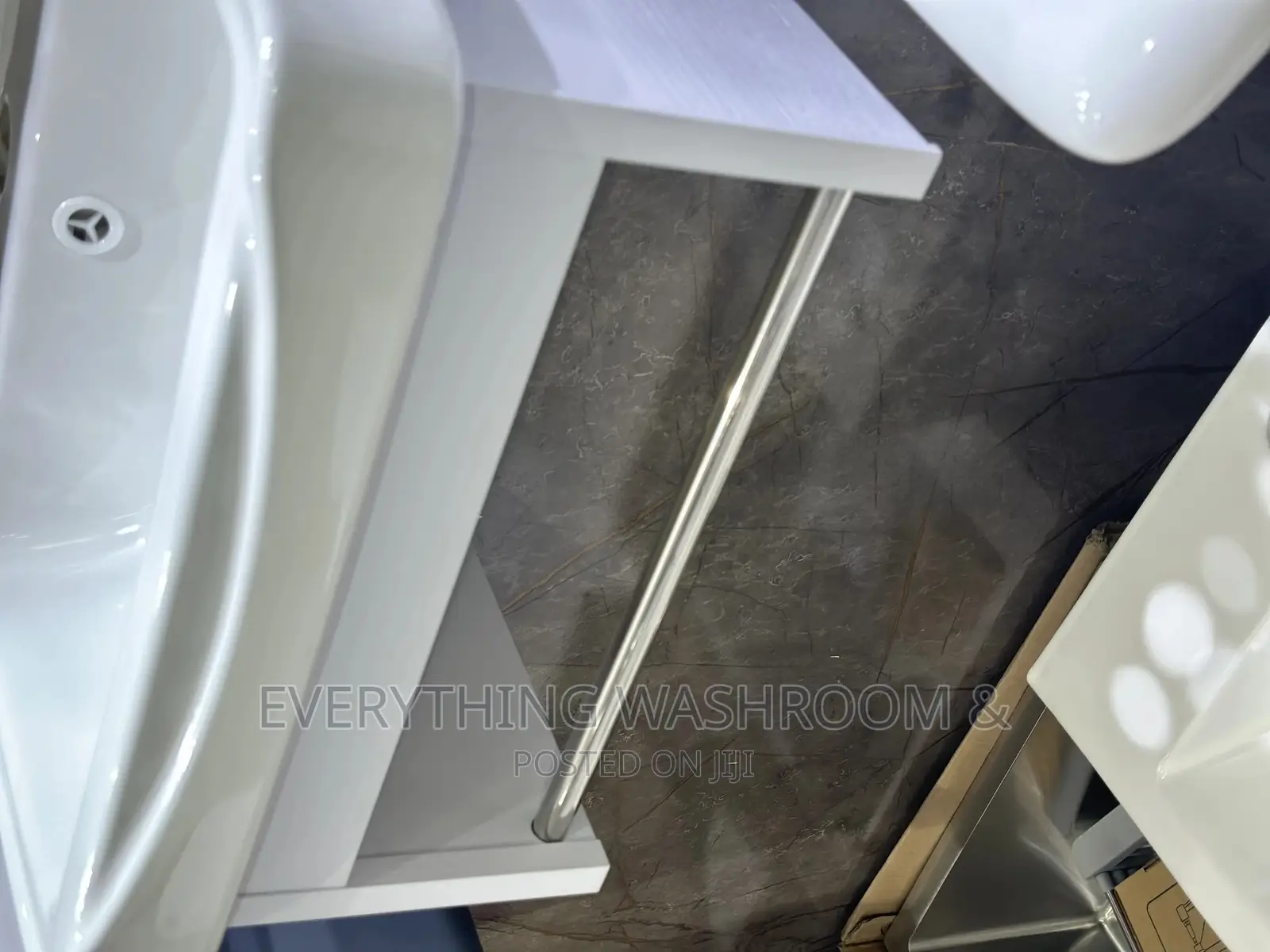 Cabinet Basin Mirror_wall Hung Basin Complete Set