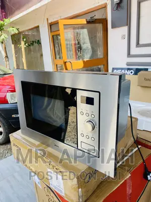 Energy Sufficient Midea AM717BS7 Built-in Microwave 
