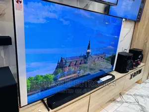 Integrated Model Samsung UHD Smart 65”Au7172