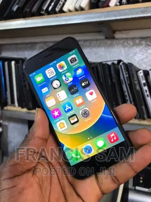 New Apple iPhone SE (2020) 64 GB Black