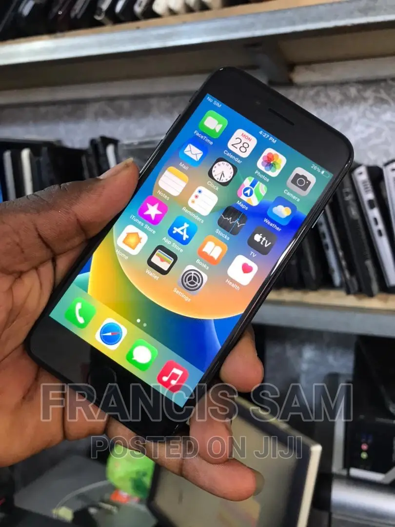 New Apple iPhone SE (2020) 64 GB Black