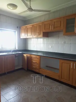 3bdrm Apartment in Teshie Estate for rent