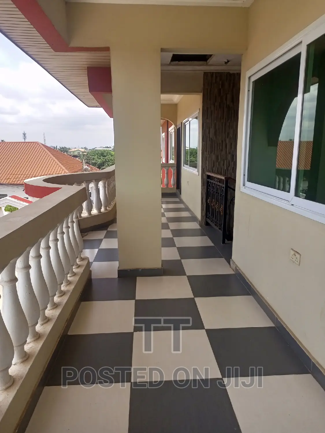 3bdrm Apartment in Teshie Estate for rent