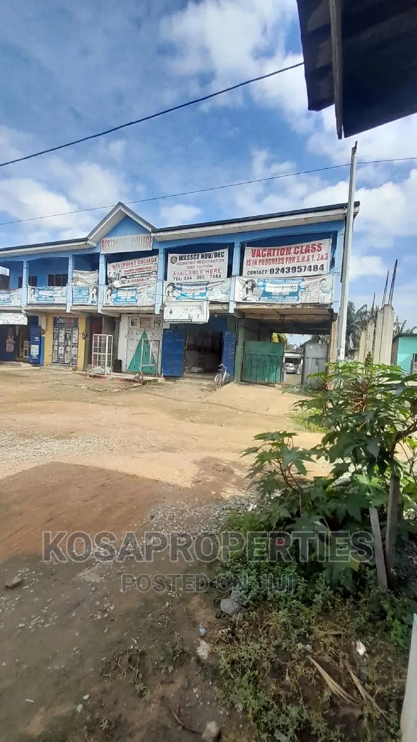5bdrm House in Kasoa Amamfrom for sale