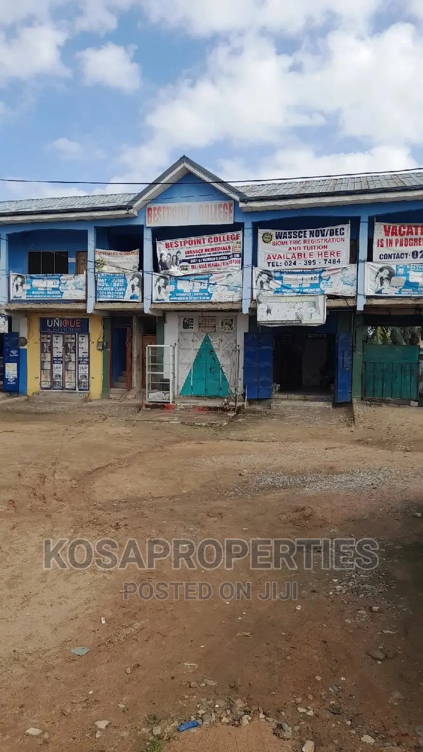 5bdrm House in Kasoa Amamfrom for sale